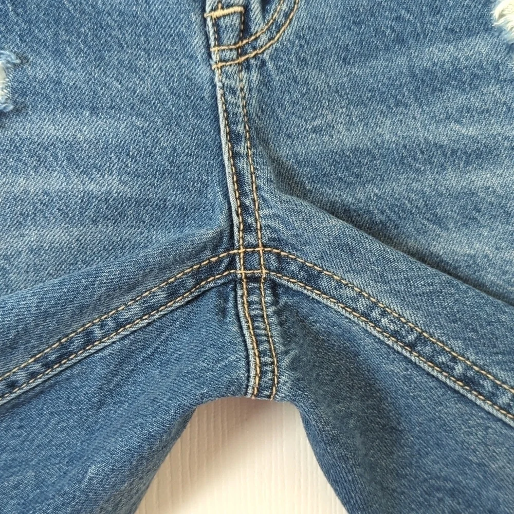 American Eagle Distressed Medium Wash Low Rise Baggy Denim Jean Shorts 00